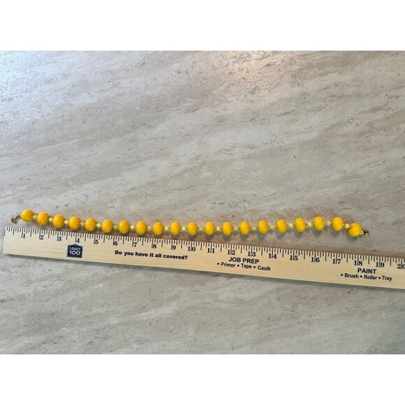 Vintage 1980's Yellow Beaded Necklace With Round & Oval Beads Choker Style - Picture 6 of 6